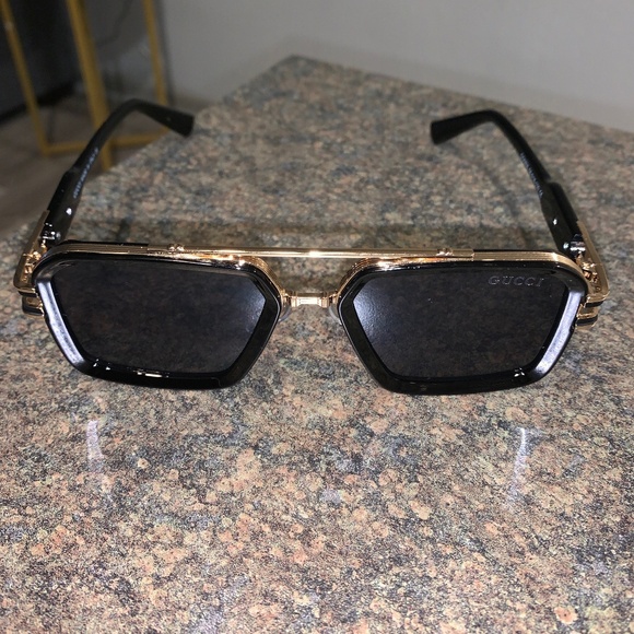 Gucci Glasses - Picture 1 of 4